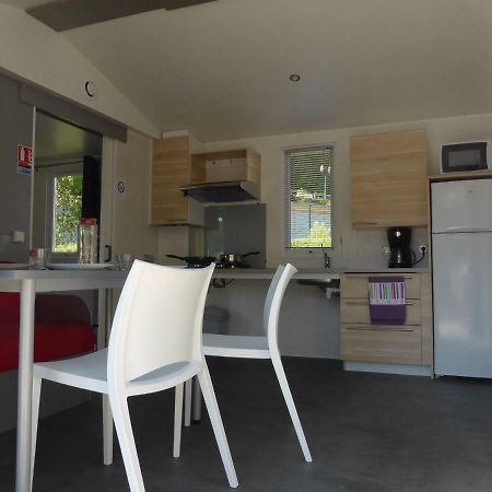 Camping Lou Gourdan Hotel Puget Theniers Bagian luar foto