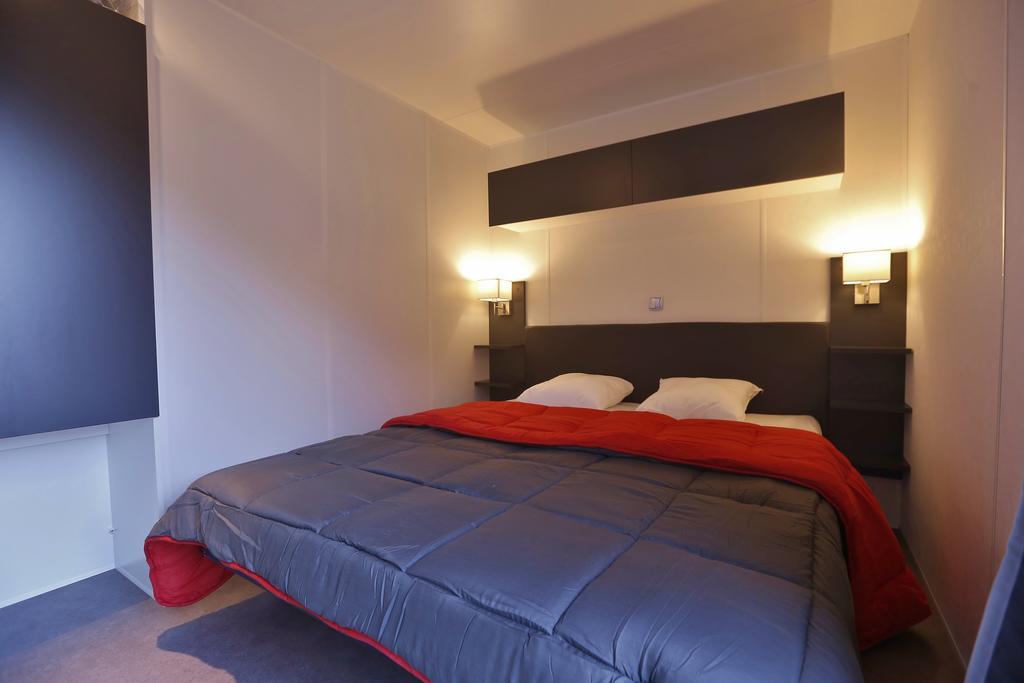 Camping Lou Gourdan Hotel Puget Theniers Bagian luar foto