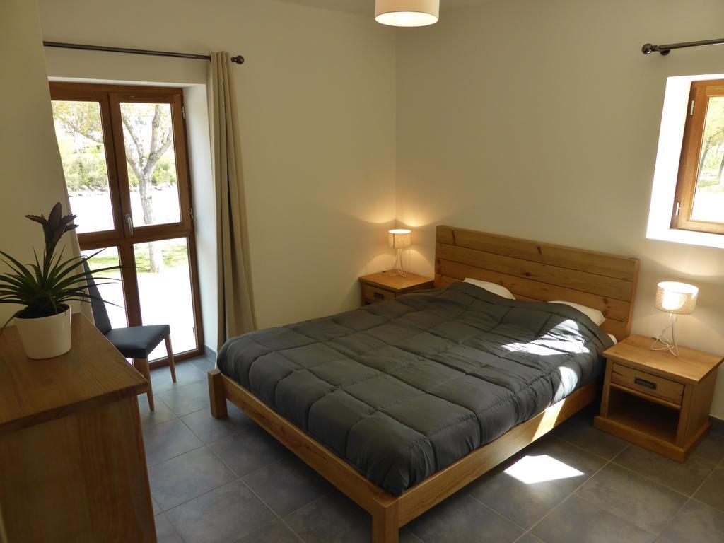 Camping Lou Gourdan Hotel Puget Theniers Bagian luar foto