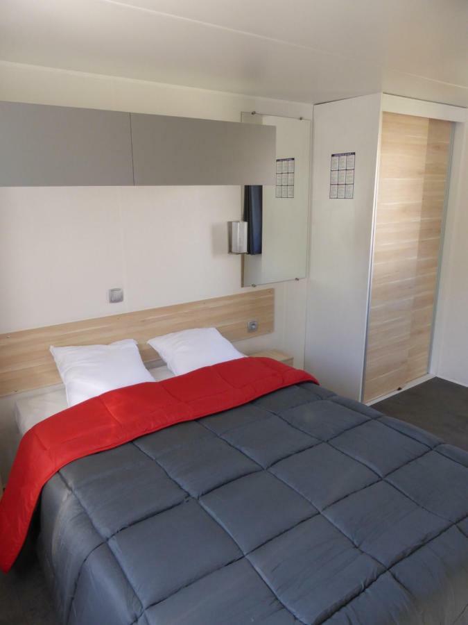 Camping Lou Gourdan Hotel Puget Theniers Bagian luar foto