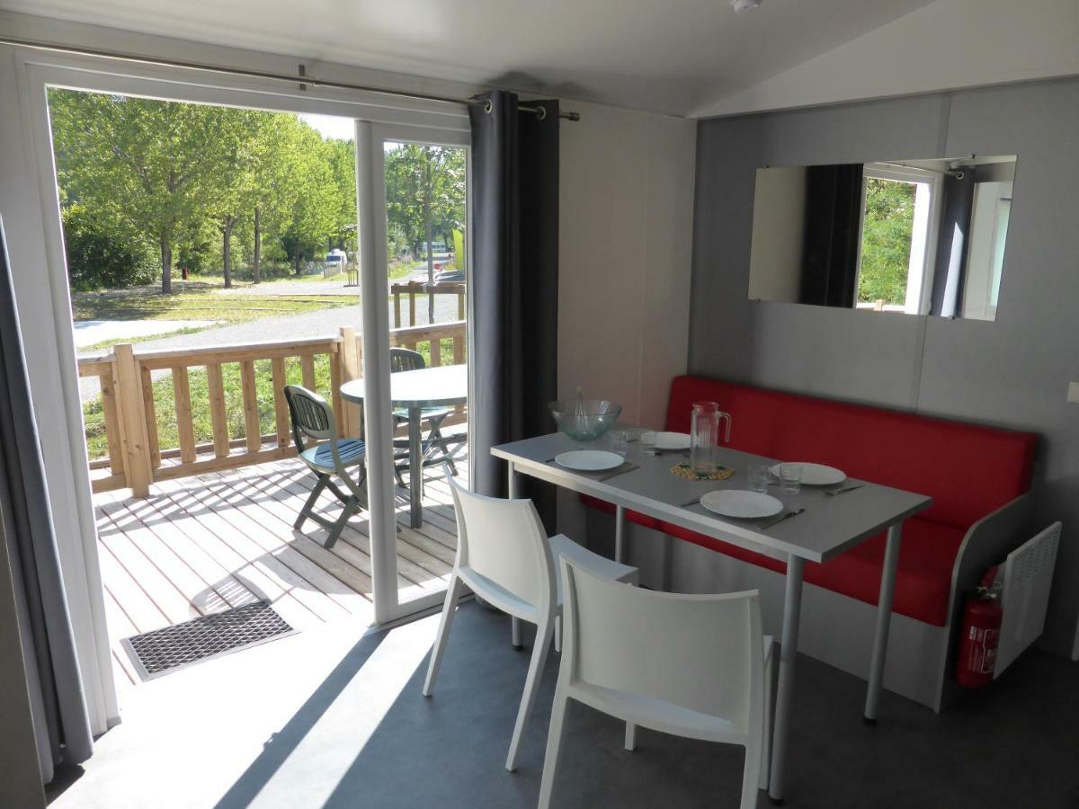 Camping Lou Gourdan Hotel Puget Theniers Bagian luar foto